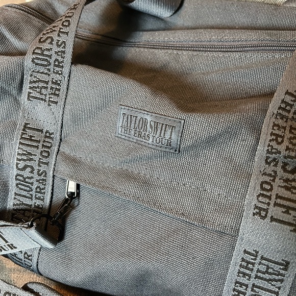 Eras Tour Duffle Bag Taylor Swift Blue Luggage Keychain - Picture 3 of 10